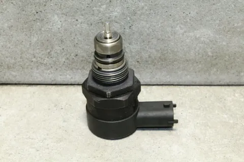 Background image for 1,7 Drucksensor Kraftstoffdrucksensor A17DTS Opel Astra J 0281002507 21441780