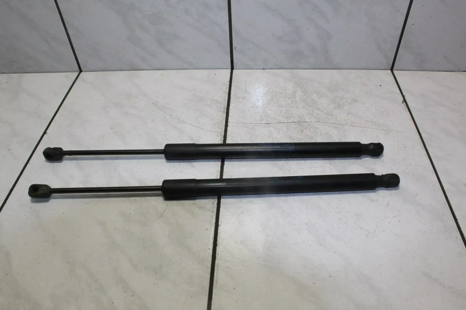 Heckklappendämpfer Gasdruckdämpfer Dämpfer SET Opel Meriva B 13338367 - Bild 1