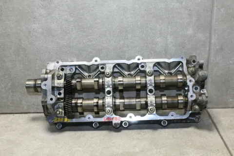 Background image for 3,0 Nockenwellengehäuse Nockenwellen Nockenwelle vorne Z30DT Opel Vectra C