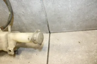 Mitsubishi Colt CZC Ausgleichsbehälter Kühlwasserbehälter 1,5 80 KW MN130400 - Bild 4