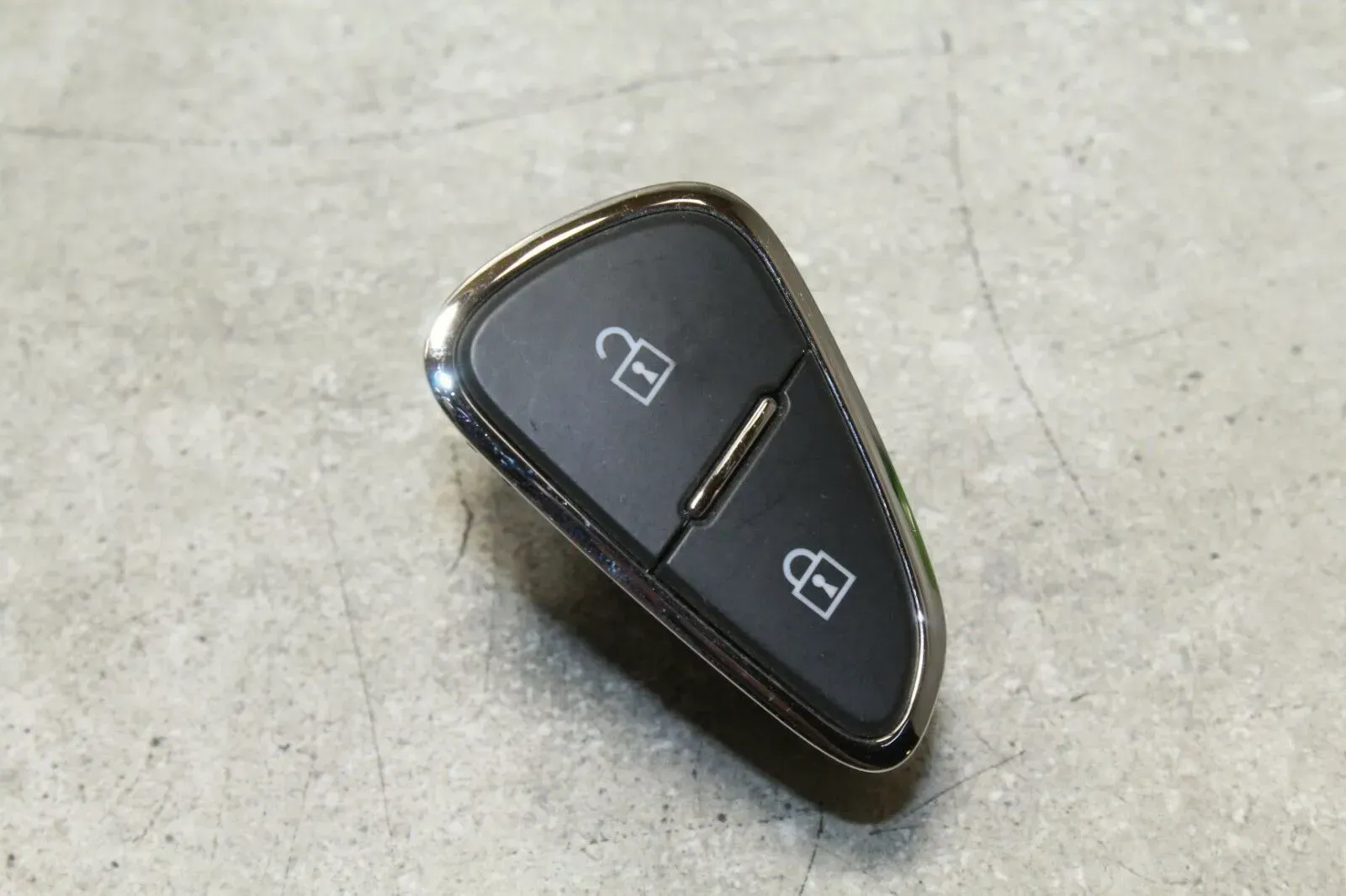 Schalter Zentralverriegelung Opel Corsa E Adam 13363826 - Bild 1