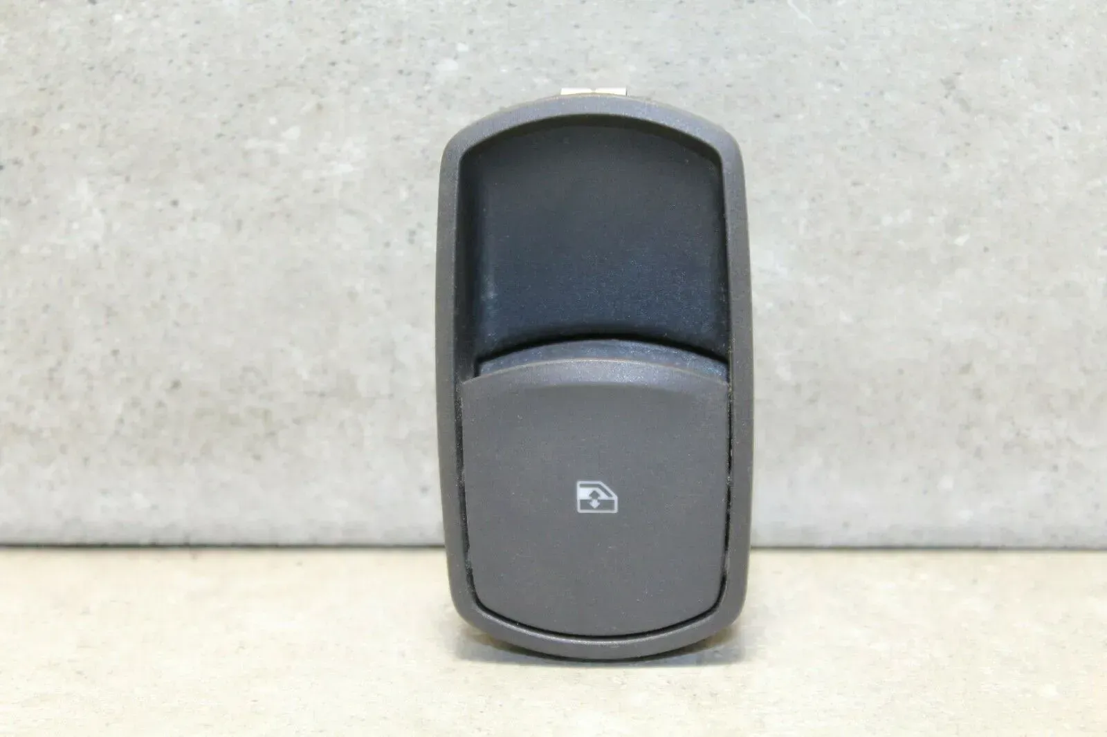 Fensterheberschalter Schalter Fensterheber vorne rechts Opel Corsa D 13189333 RW - Bild 1