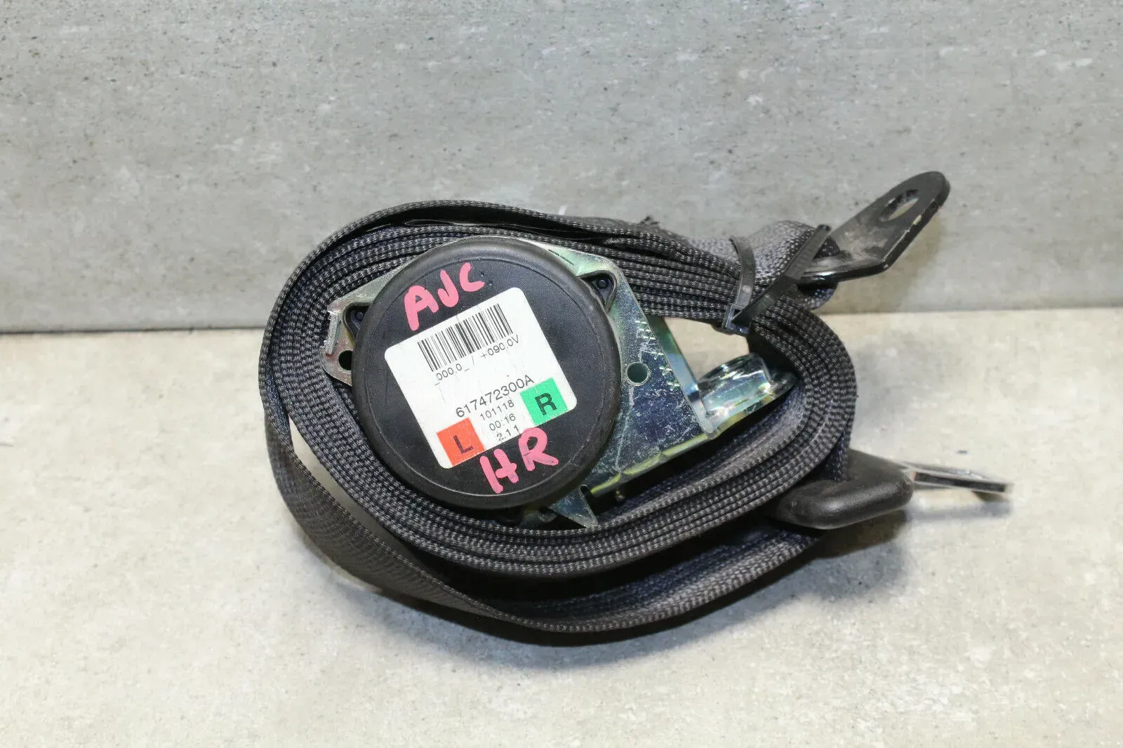 Gurt Sicherheitsgurt Gurtrolle hinten links Opel Astra J Sports Tourer 13309838 - Bild 1