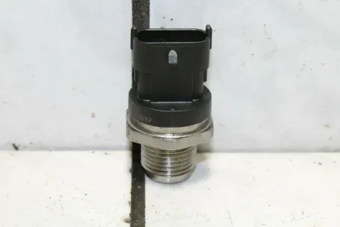 Background image for 1,3 CDTI Drucksensor Kraftstoffdrucksensor B13DTE Opel Corsa E 0281006164