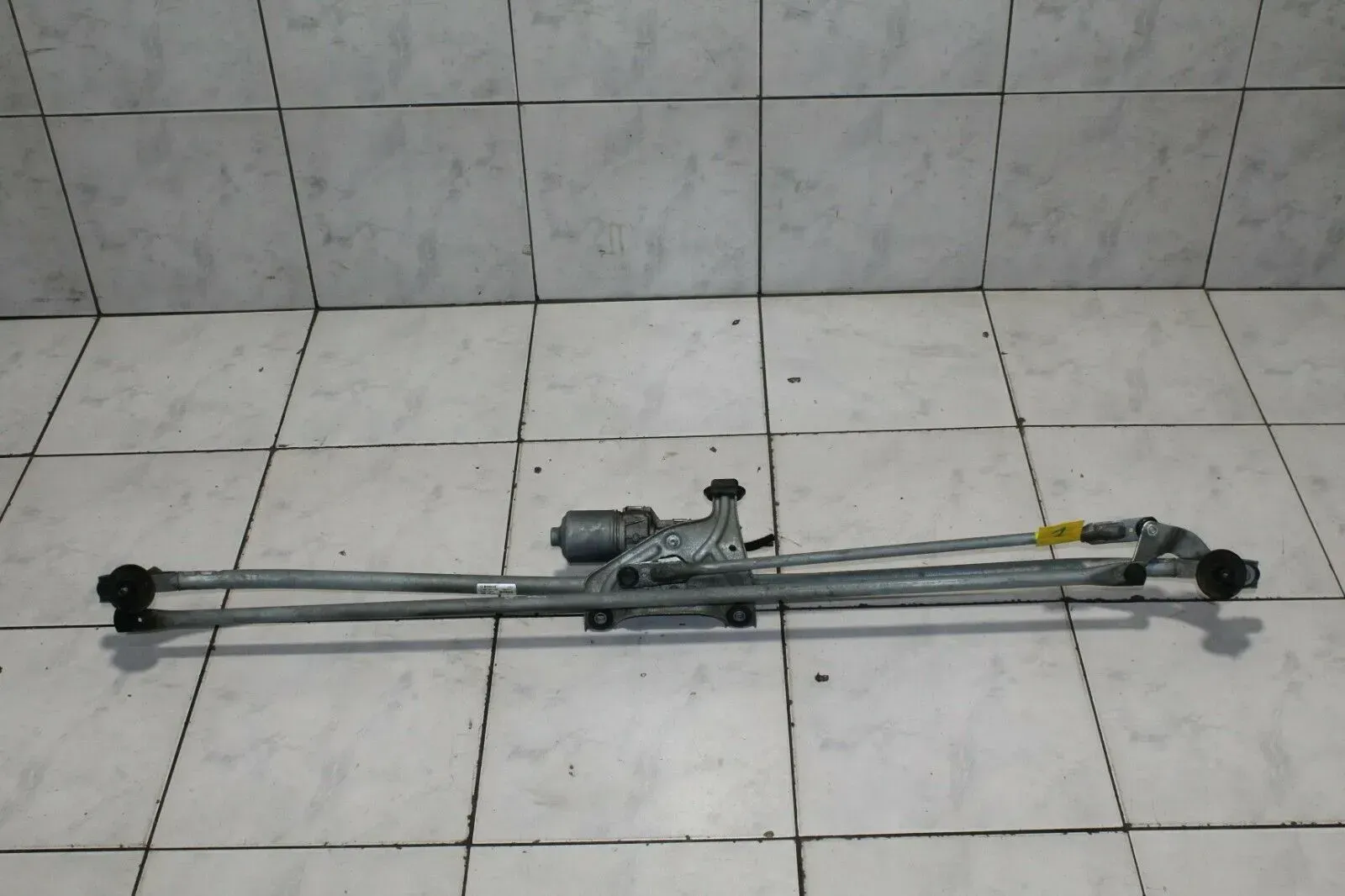 Wischermotor Motor Scheibenwischer Wischergestänge vorne Opel Meriva B 13250416 - Bild 1