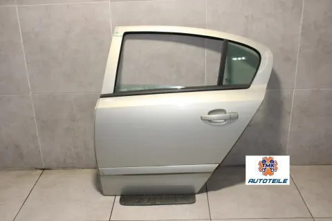 Background image for Opel Astra H Stufenheck Tür hinten links Fahrerseite Z167 Pannacotta