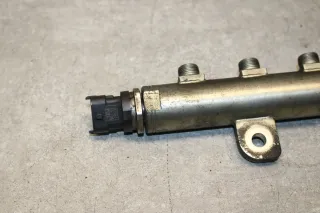 Opel Astra H Zafira B Verteilerrohr Einspritzleiste Rail 1.9 Z19DT 0445214056 - Bild 3