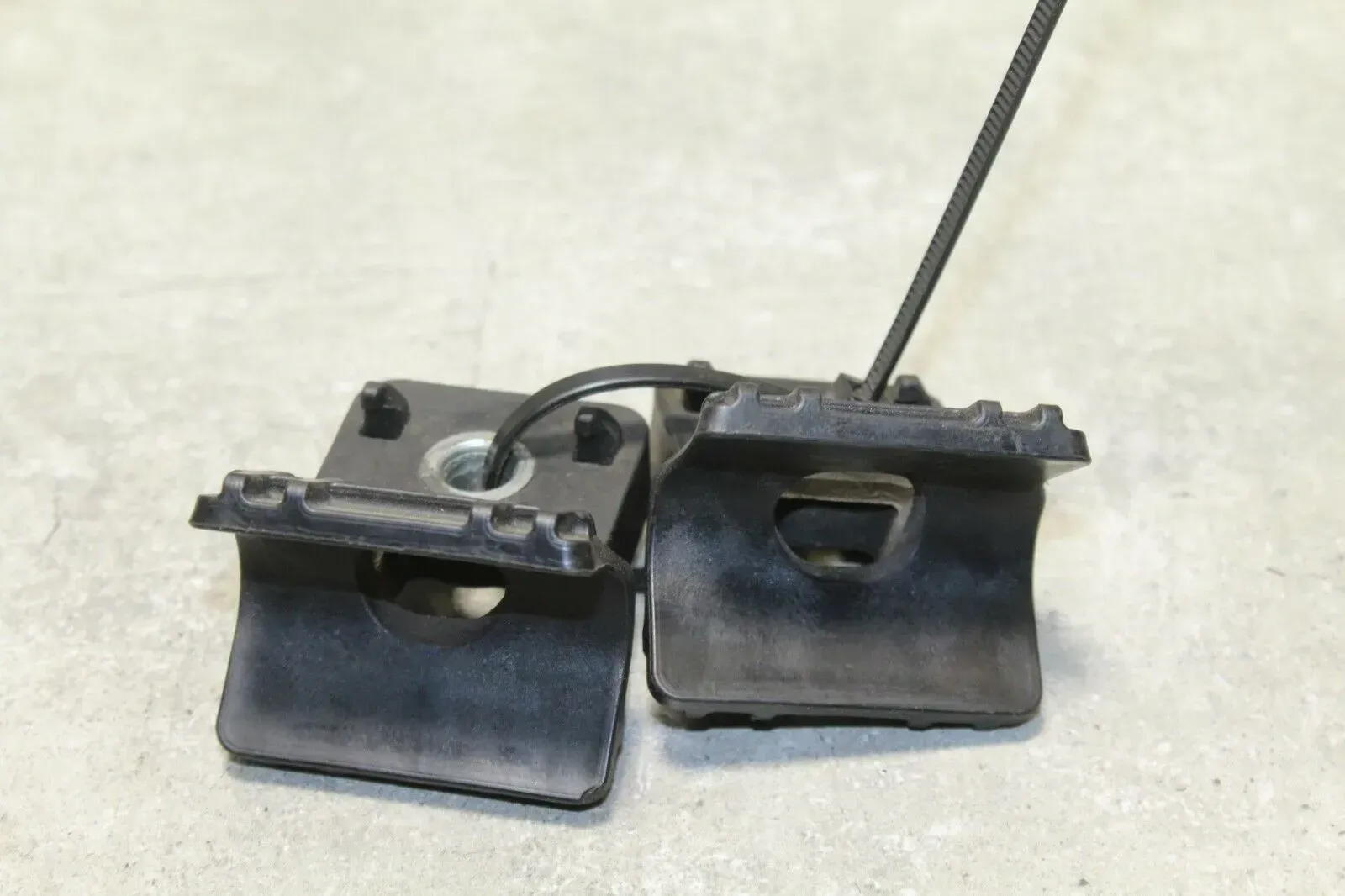 Halter Befestigung Kühler Wasserkühler Opel Zafira C Astra J 13250318 - Bild 1