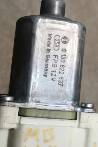 Mercedes E-Klasse W212 S212 Fensterhebermotor vorne links 0130822637 - Bild 4
