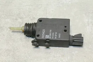 Astra G Cabrio Stellmotor ZV Tankklappe Tankdeckel Opel 90589918 - Bild 2
