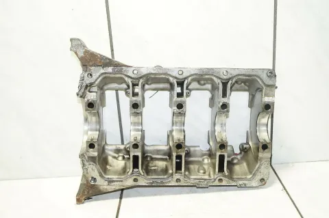 Background image for 1,3 CDTi Kurbelwellenblock Kurbelwellenlagerblock Z13DTJ Opel Corsa D 73500430