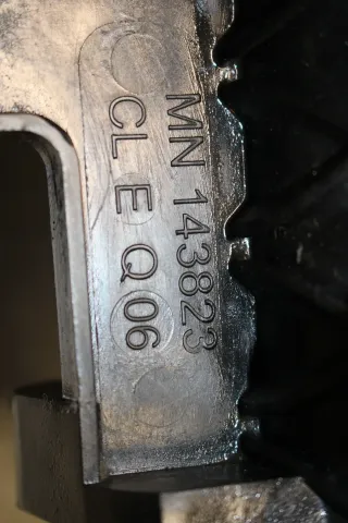 Mitsubishi Colt Ansaugbrücke Ansaugkrümmer 1.5 MN 143823 - Bild 6