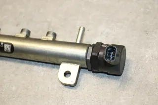 Opel Astra H Zafira B Verteilerrohr Einspritzleiste Rail 1.9 Z19DT 0445214056 - Bild 4