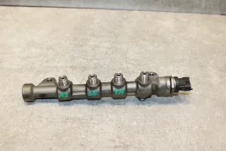 Opel Astra J Insignia Verteilerrohr Einspritzleiste Rail 2.0 A20DTH 55576177 - Bild 3
