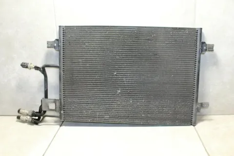 Background image for 2,4 V6 125 KW Klimakondensator Kondensator Klimakühler BDV Audi A6 4B 4B0260401