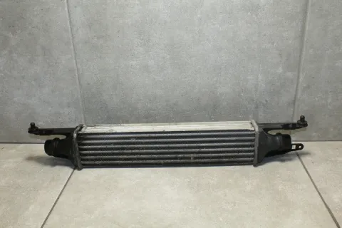 Background image for 1,3 CDTI 55 KW Ladeluftkühler Kühler Ladeluft LLK Z13DTJ Opel Corsa D