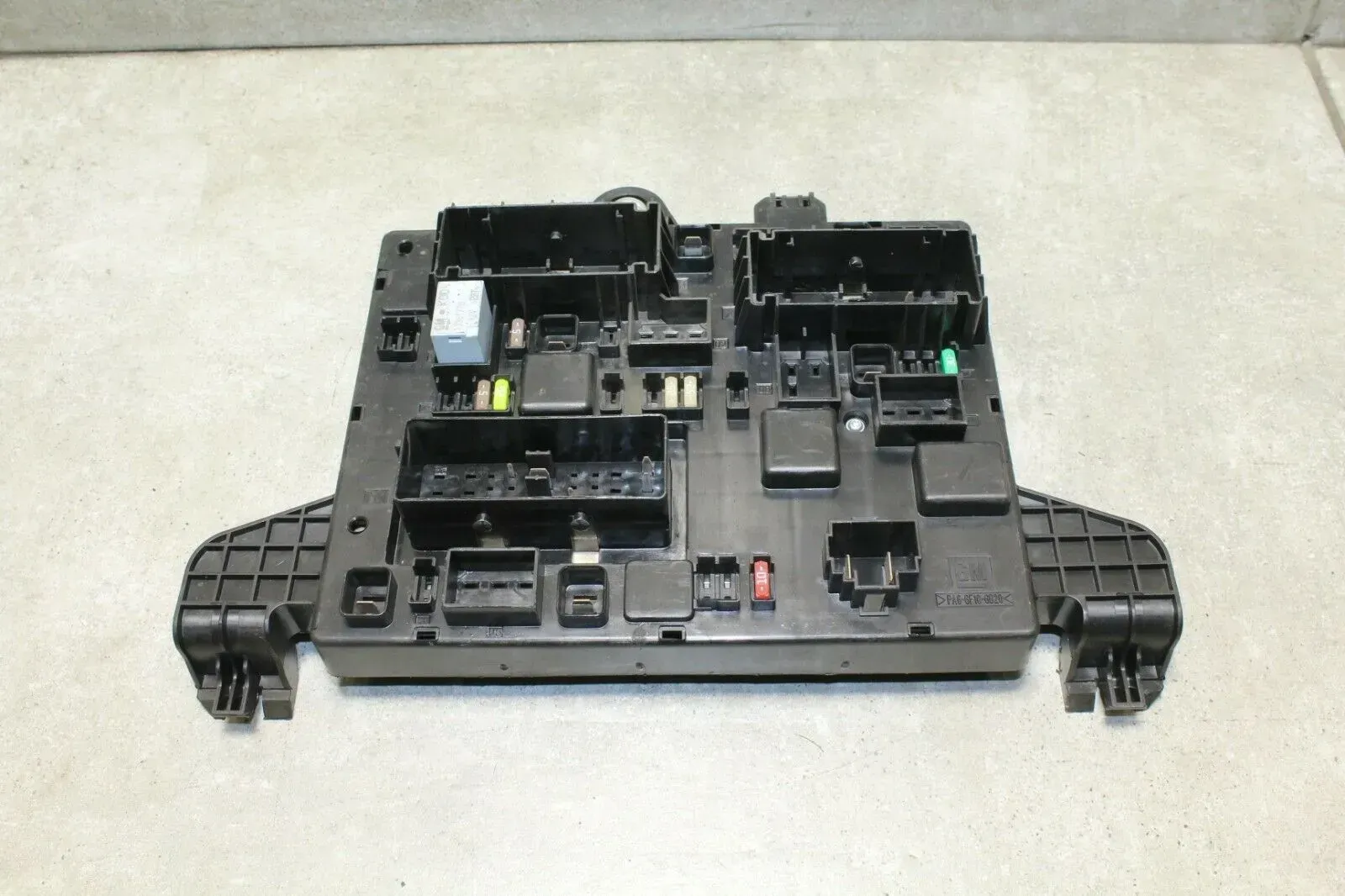 Sicherungskasten Relaiskasten Sicherungen Relais Opel Astra J 13368651 UJ - Bild 1
