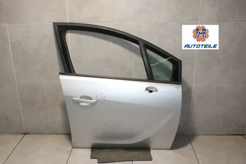 Background image for Opel Meriva B Tür Vorne Rechts Beifahrertür Z157 Starsilber