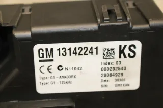 Opel Corsa D Sicherungskasten Relaiskasten Sicherungen entheiratet 13142241 KS - Bild 5