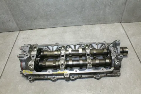 Background image for 3,0 Nockenwellengehäuse Nockenwellen Nockenwelle hinten Z30DT Opel Vectra C