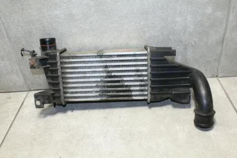 Background image for 1,7 CDTI 74 KW Ladeluftkühler Kühler Ladeluft LLK Z17DTH Opel Astra H 13128926