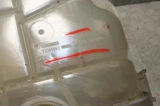 Opel Astra J Kühlwasserbehälter Ausgleichsbehälter 13256823 - Bild 6