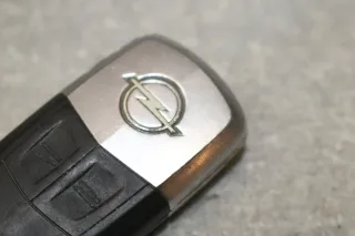 Opel Astra H Schlüssel Keyless GO 13239950 - Bild 2