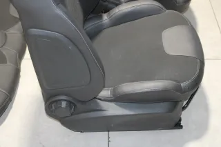 Opel Adam Sitzausstattung Sitze vorne hinten Teilleder Sitzheizung Isofix - Bild 8