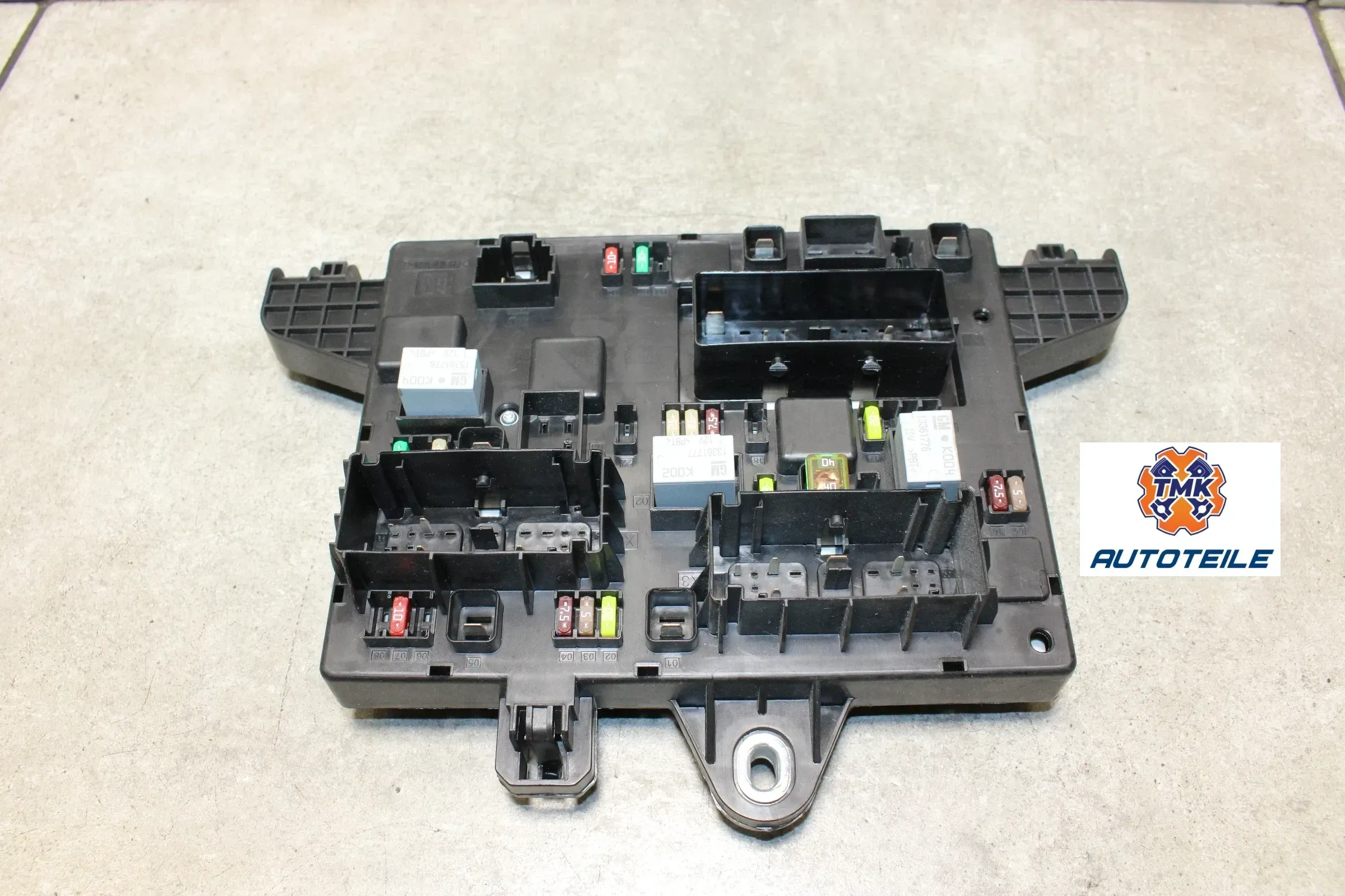 Opel Zafira C Sicherungskasten Relaiskasten Sicherungen Relais 13368653 - Bild 1