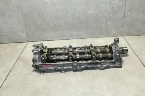 Background image for 3,0 Nockenwellengehäuse Nockenwellen Nockenwelle hinten Z30DT Opel Vectra C