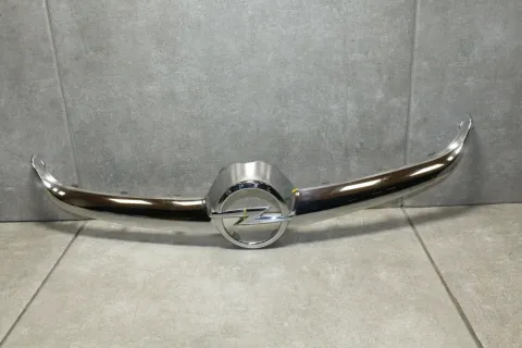 Background image for Chromleiste Chromblende Kühlergrill vorne Opel Karl 95238849