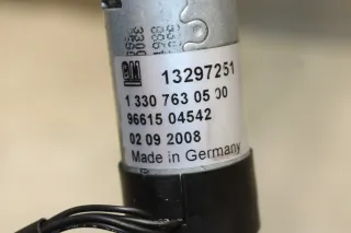 Opel Astra H TT Twintop Flap Motor Abdeckung Hutablage Hinten Links 13297251 - Bild 6