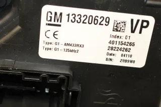 Opel Corsa D Sicherungskasten Relaiskasten Sicherungen entheiratet 13320629 VP - Bild 5