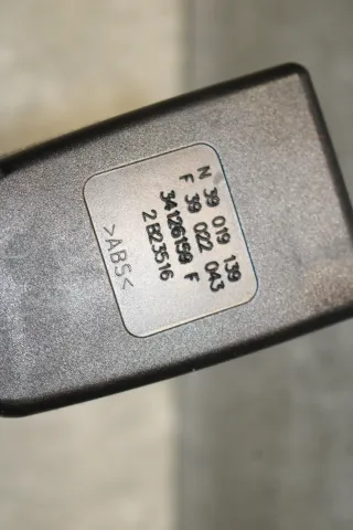Opel Adam Gurtschloss Vorne Links 39019139 39022043 34126159 - Bild 3