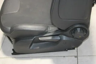 Opel Adam Sitzausstattung Sitze vorne hinten Teilleder Sitzheizung Isofix - Bild 9