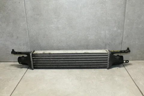 Background image for 1,3 CDTI 55 KW Ladeluftkühler Kühler Ladeluft LLK Z13DTJ Opel Corsa D