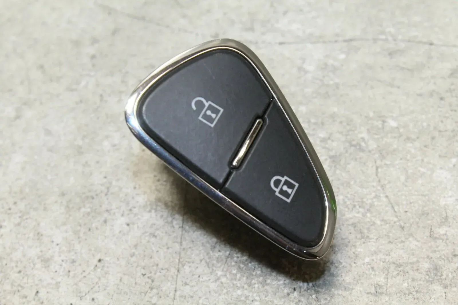 Schalter Zentralverriegelung Opel Corsa E Adam 13363826 - Bild 1