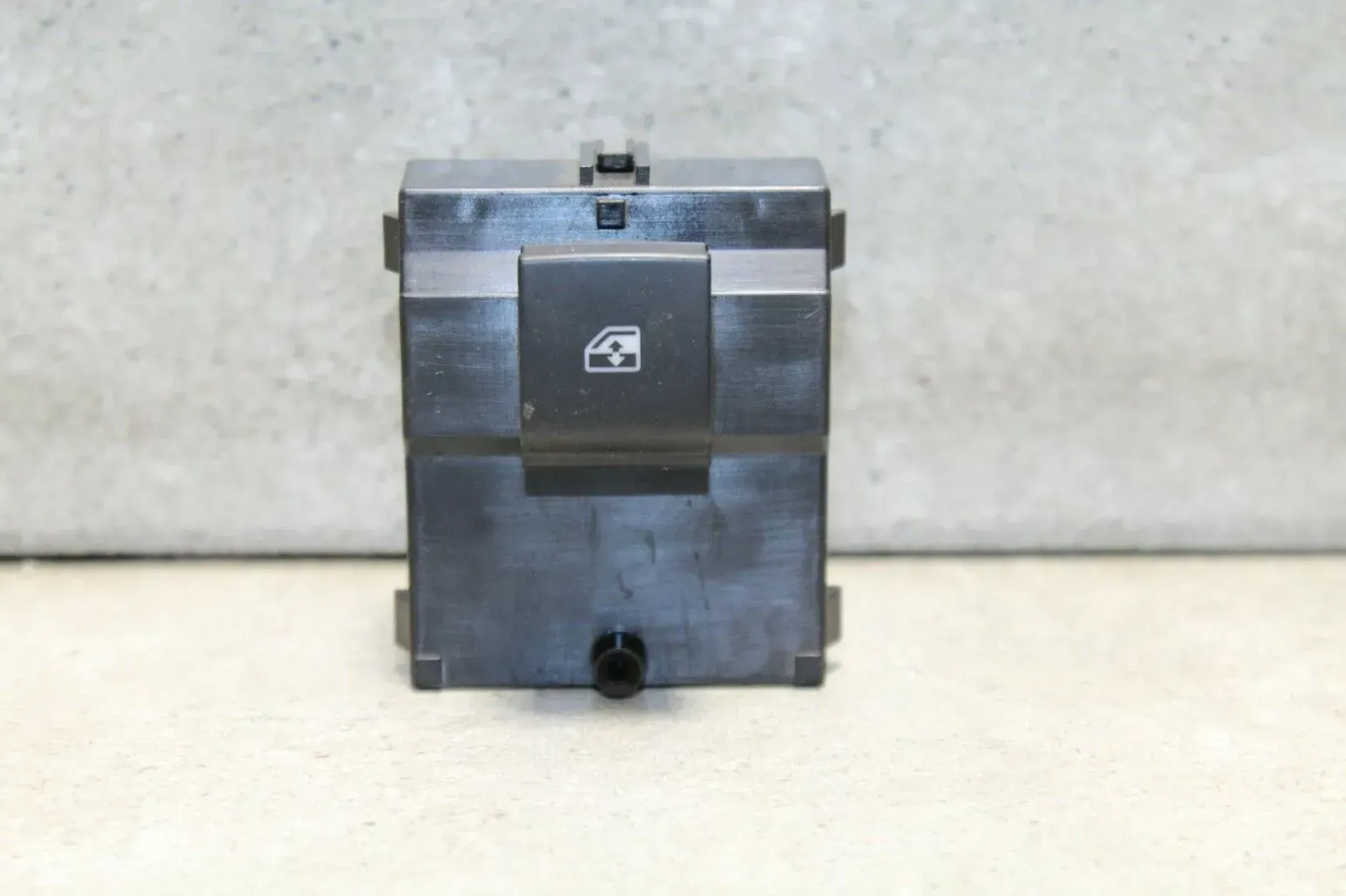 Fensterheberschalter Schalter Fensterheber vorne rechts Opel Adam 13360339 - Bild 1