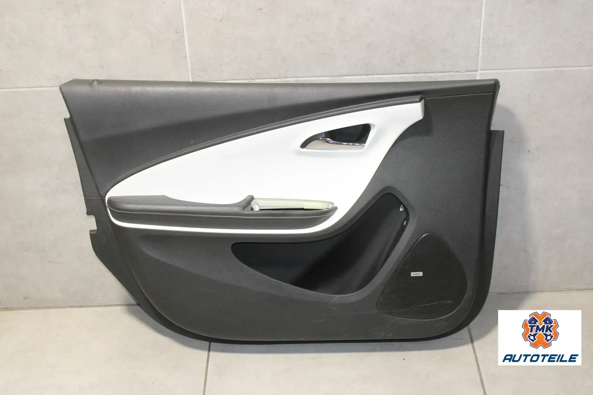 Opel Ampera Türverkleidung Türpappe vorne links 10010AA - Bild 1
