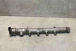 Mercedes W212 S212 Verteilerrohr Einspritzleiste Rail E200 CDI A6510700495 - Bild 3