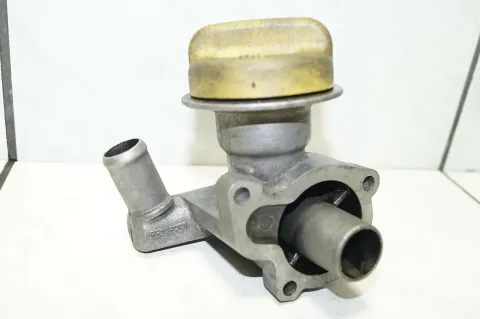 Background image for Opel Astra H Zafira B 1,9 CDTi Einfüllstutzen Öleinfüllstutzen Öldeckel 55195251