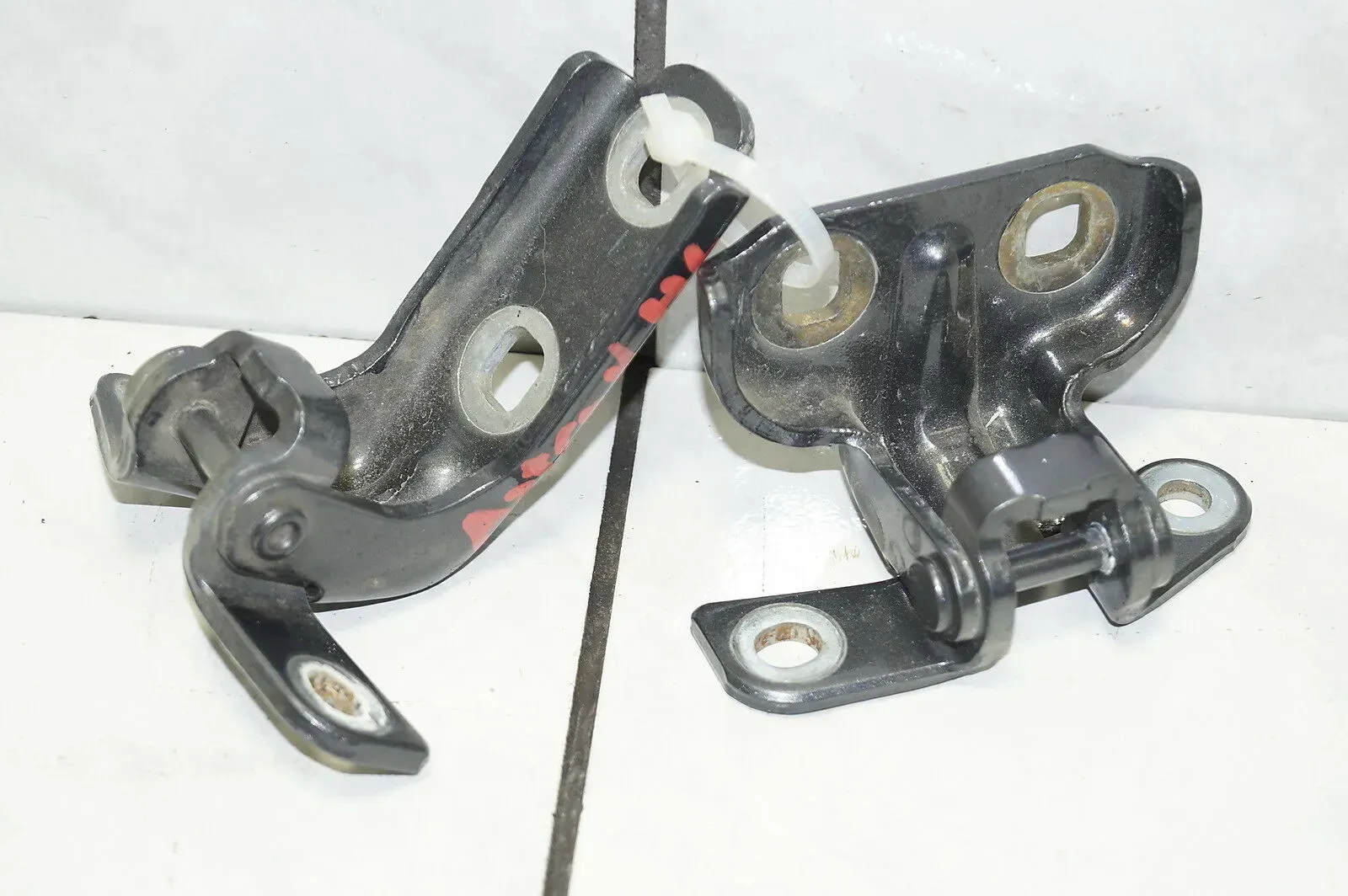 Opel Astra J 5 türer Motorhaubenhalter Motorhaubenschanier hinten links - Bild 1
