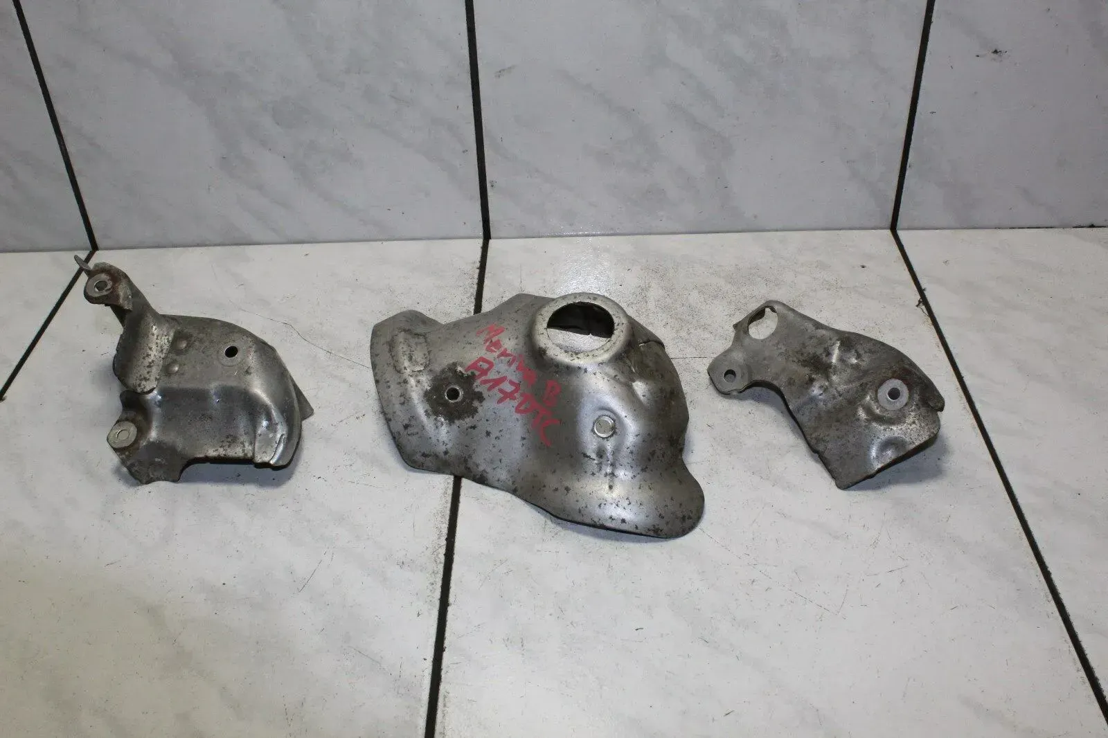 Opel Meriva B 1,7 81 KW Wärmeschutzblech Hitzeblech A17DTC 55567713 - Bild 1