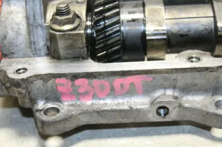 3,0 Nockenwellengehäuse Nockenwellen Nockenwelle hinten Z30DT Opel Vectra C - Bild 2