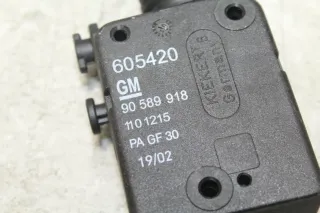 Astra G Cabrio Stellmotor ZV Tankklappe Tankdeckel Opel 90589918 - Bild 3