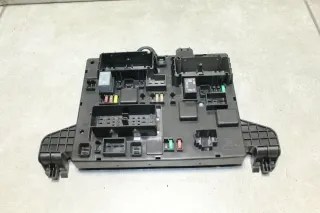 Sicherungskasten Relaiskasten Sicherungen Relais Opel Astra J 13302300 QP - Bild 1