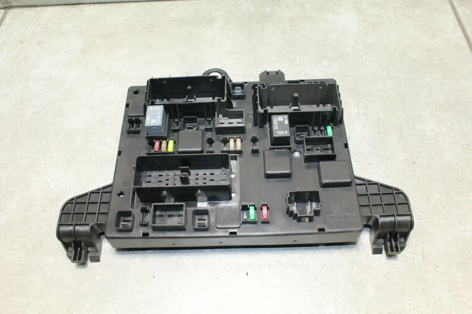 Sicherungskasten Relaiskasten Sicherungen Relais Opel Astra J 13302300 QP - Bild 1