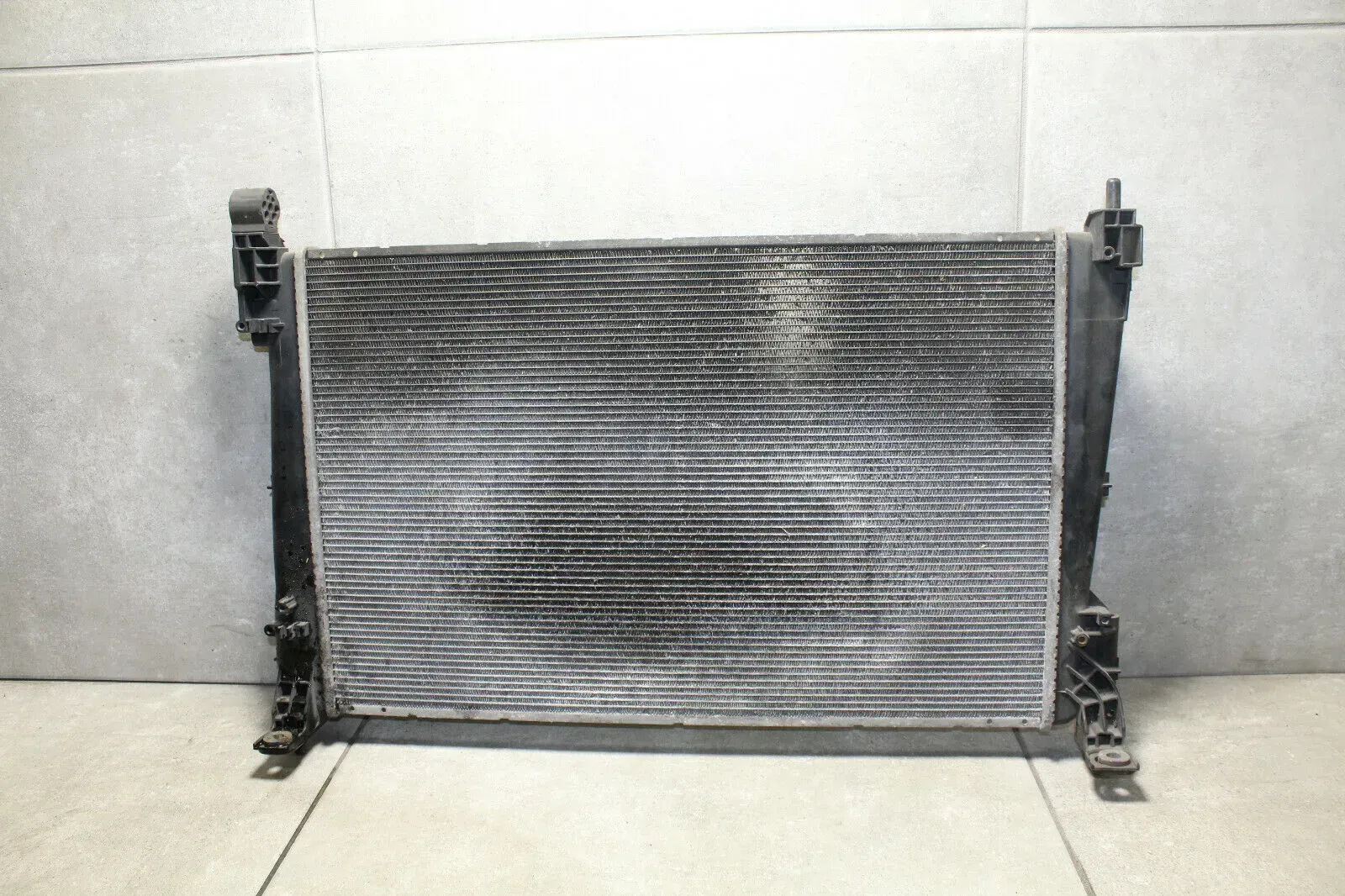 1,3 CDTi 55 KW Wasserkühler Kühler Motorkühler Z13DTJ Opel Corsa D 877660010 - Bild 1