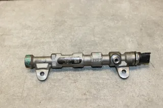 Opel Astra J Insignia Verteilerrohr Einspritzleiste Rail 2.0 A20DTH 55576177 - Bild 2