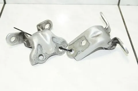 Background image for Hyundai i10 PA Türschanier Schanir Tür hinten rechts 2 Stück